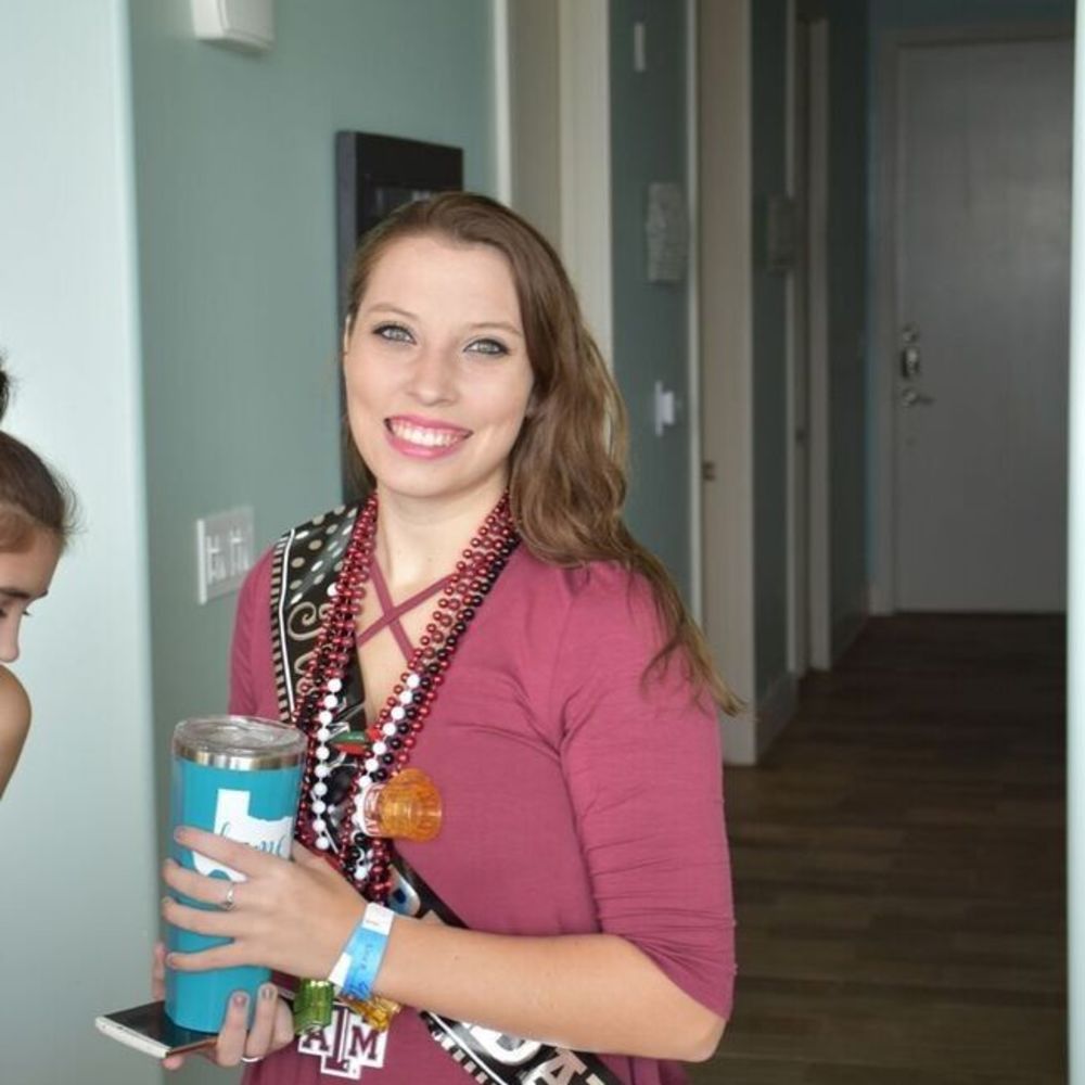 Meet your Posher, Danielle